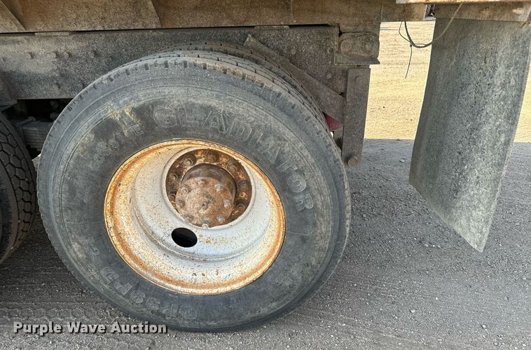 image for item DX3665 1996 Ford  L8000 dump truck