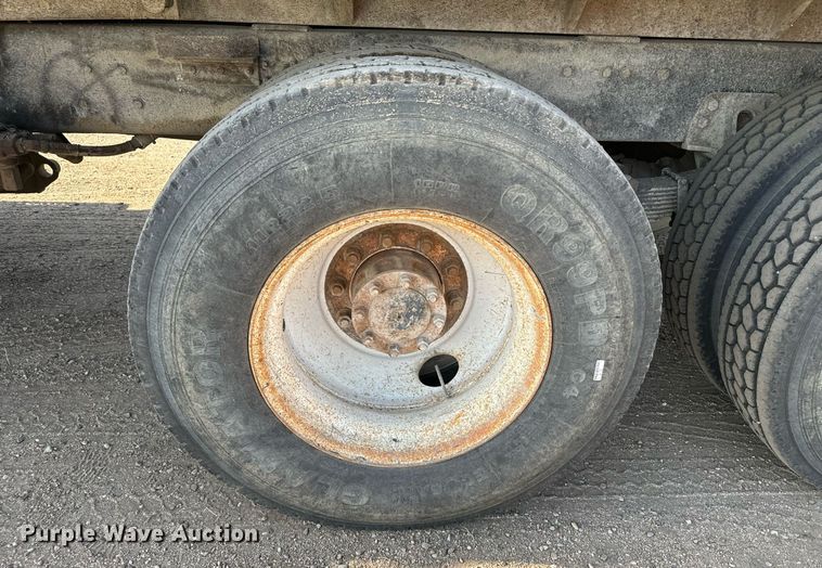 image for item DX3665 1996 Ford  L8000 dump truck