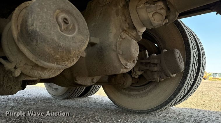 image for item DX3665 1996 Ford  L8000 dump truck