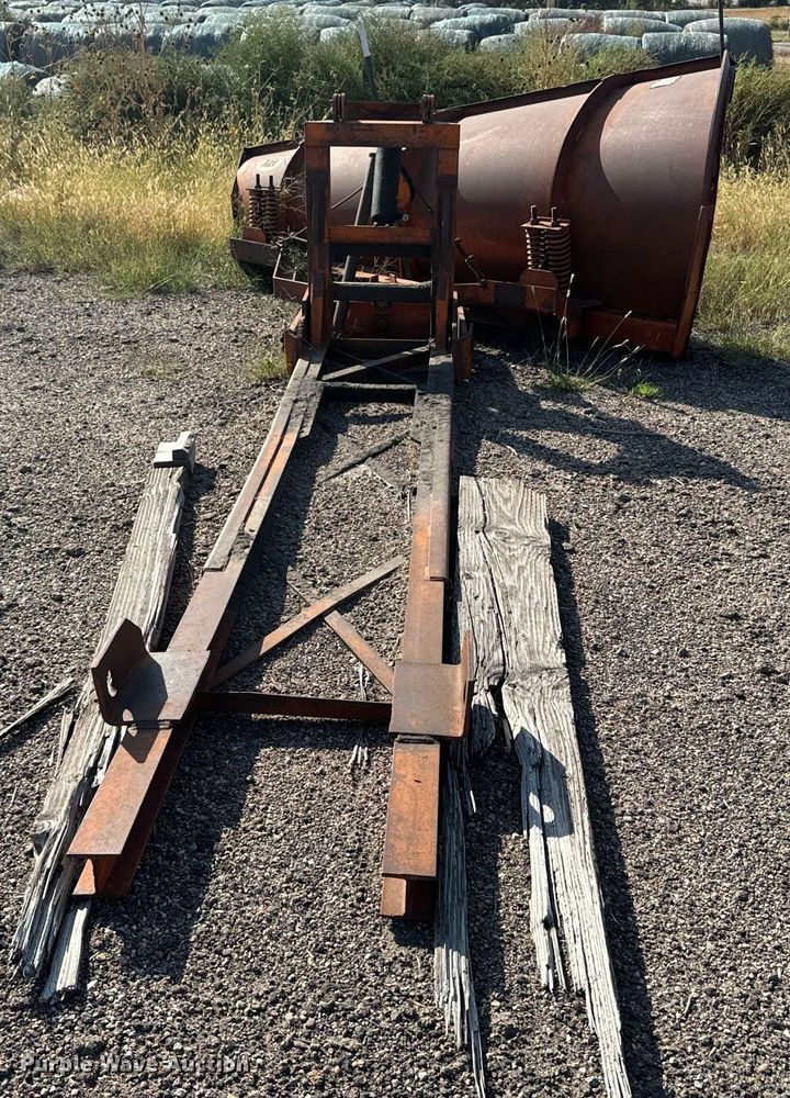 image for item DX3665 1996 Ford  L8000 dump truck