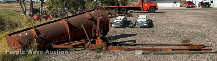 image for item DX3665 1996 Ford  L8000 dump truck