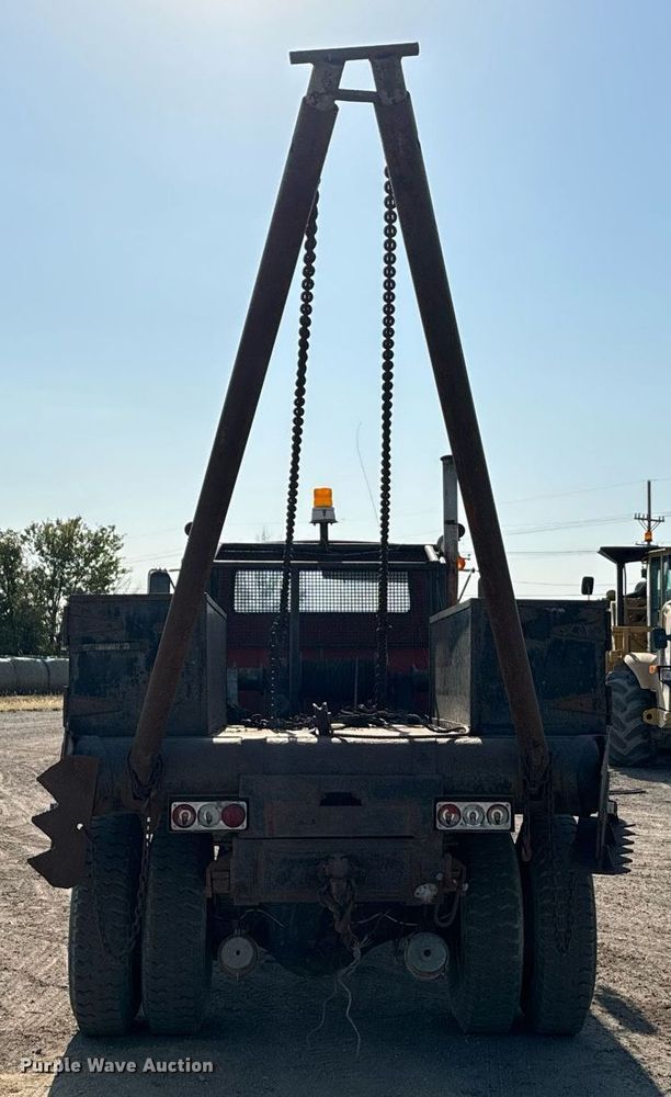 image for item DX3666 1975 Ford 8000 winch truck