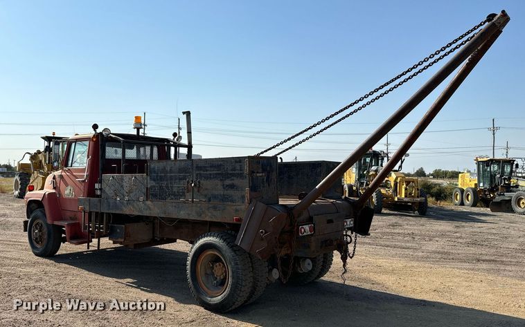 image for item DX3666 1975 Ford 8000 winch truck