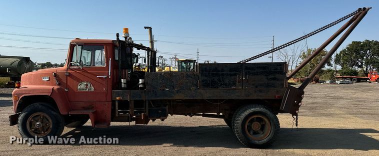 image for item DX3666 1975 Ford 8000 winch truck