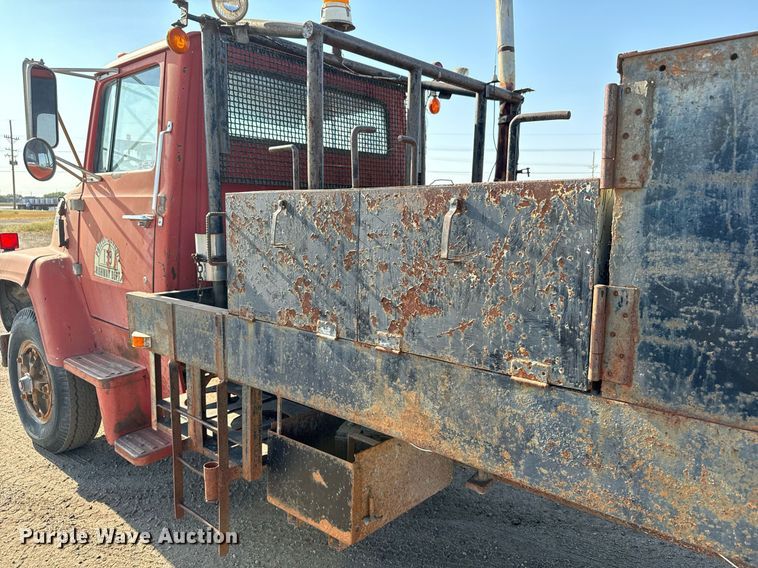 image for item DX3666 1975 Ford 8000 winch truck