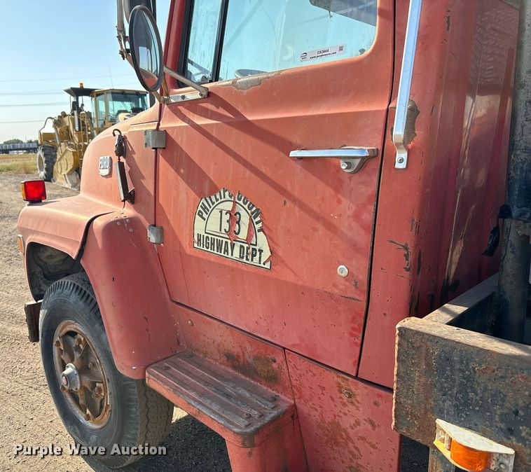 image for item DX3666 1975 Ford 8000 winch truck