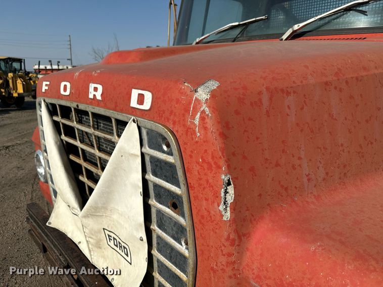 image for item DX3666 1975 Ford 8000 winch truck