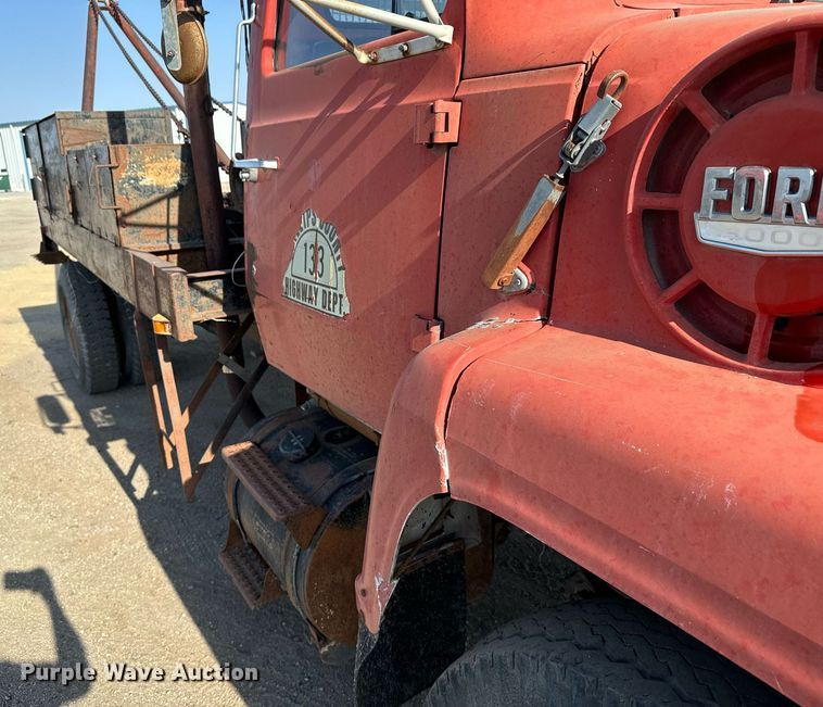 image for item DX3666 1975 Ford 8000 winch truck