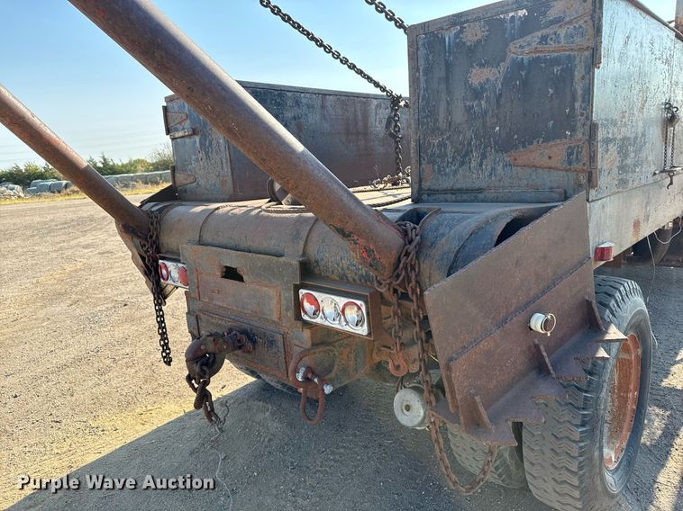 image for item DX3666 1975 Ford 8000 winch truck