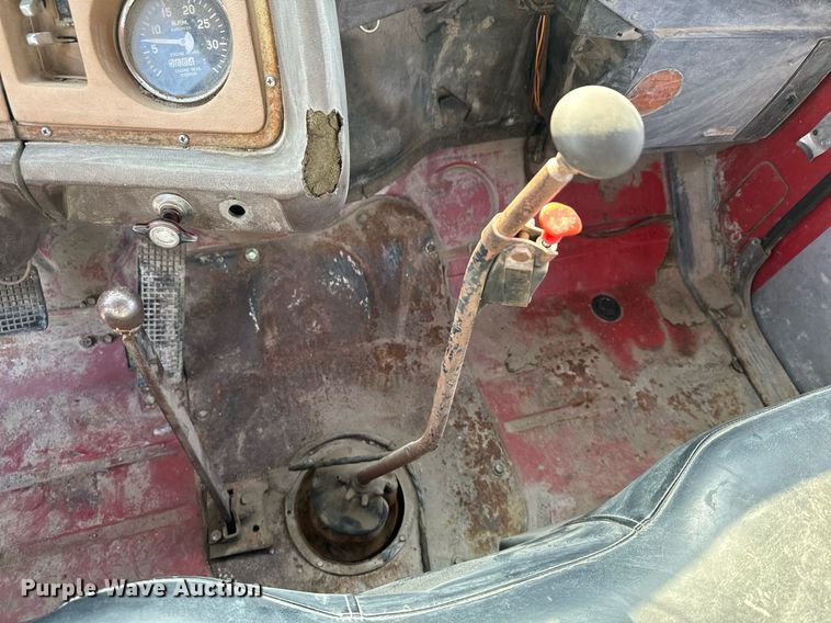 image for item DX3666 1975 Ford 8000 winch truck