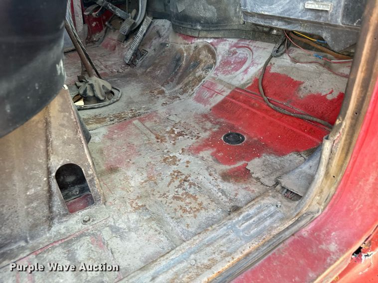 image for item DX3666 1975 Ford 8000 winch truck