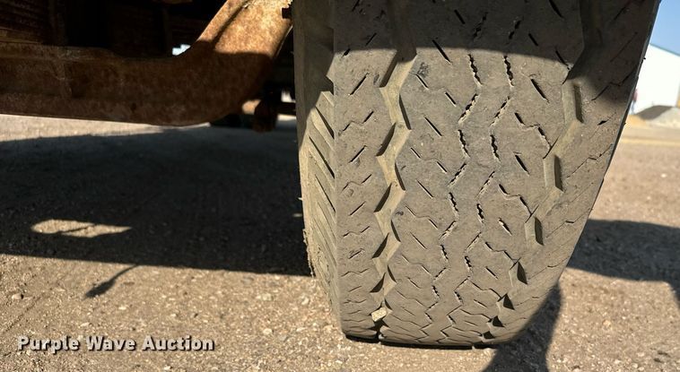 image for item DX3666 1975 Ford 8000 winch truck