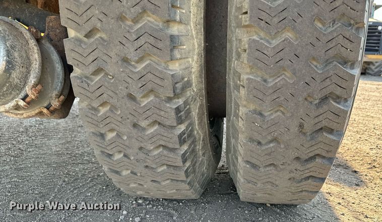 image for item DX3666 1975 Ford 8000 winch truck