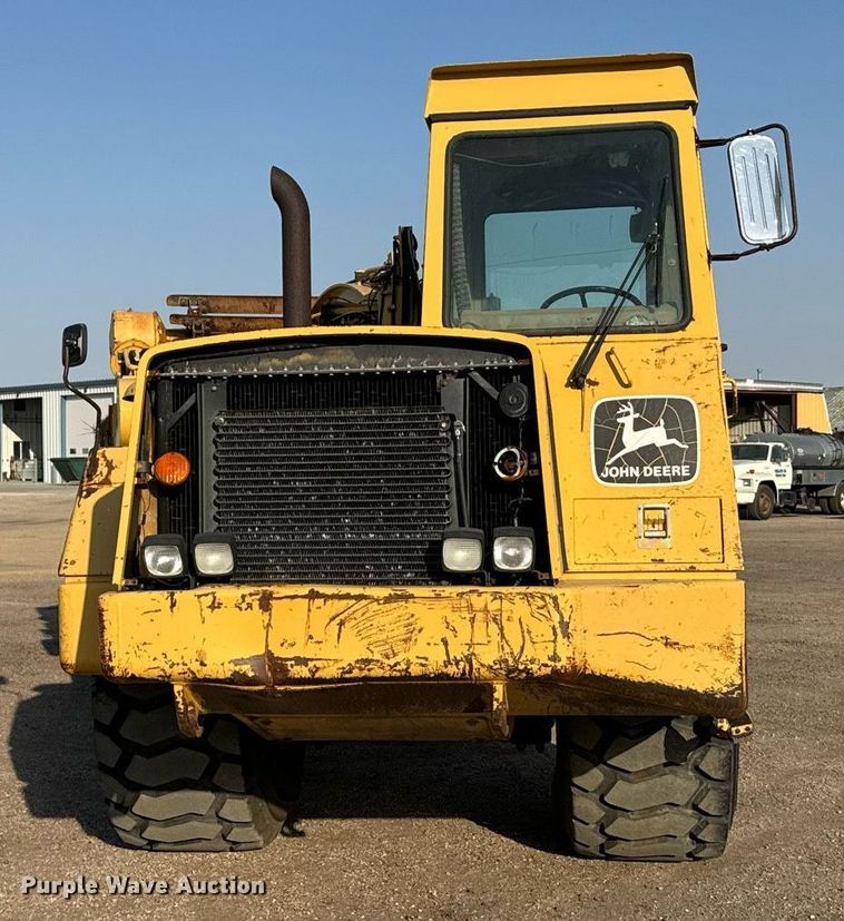 image for item DX3667 1995 John Deere 862B elevating scraper