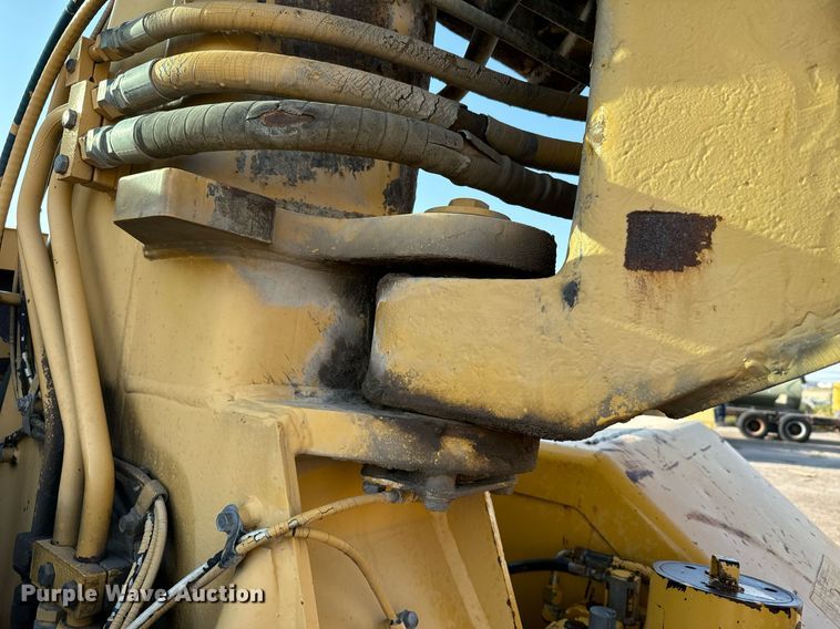 image for item DX3667 1995 John Deere 862B elevating scraper