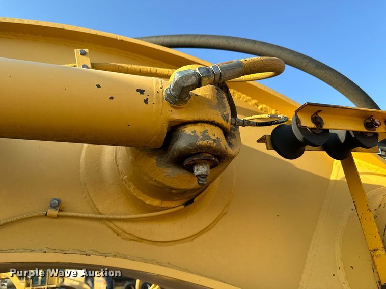 image for item DX3667 1995 John Deere 862B elevating scraper