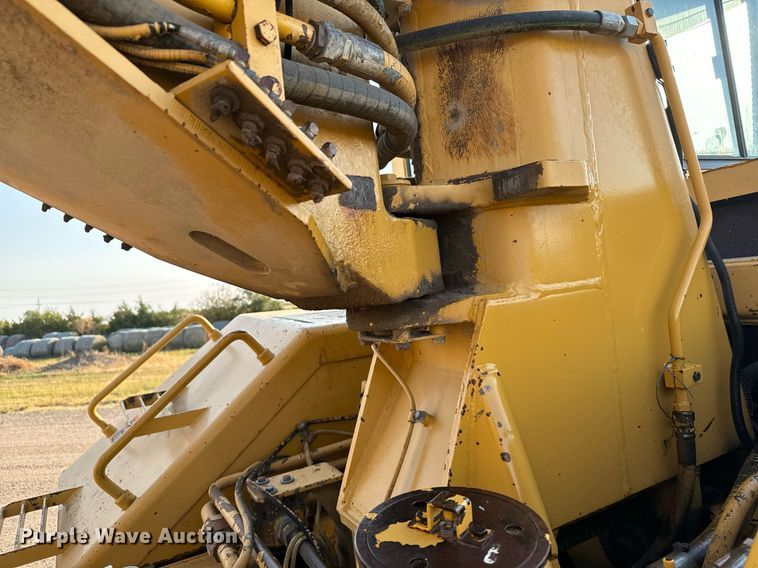 image for item DX3667 1995 John Deere 862B elevating scraper