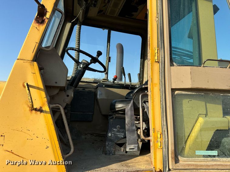 image for item DX3667 1995 John Deere 862B elevating scraper