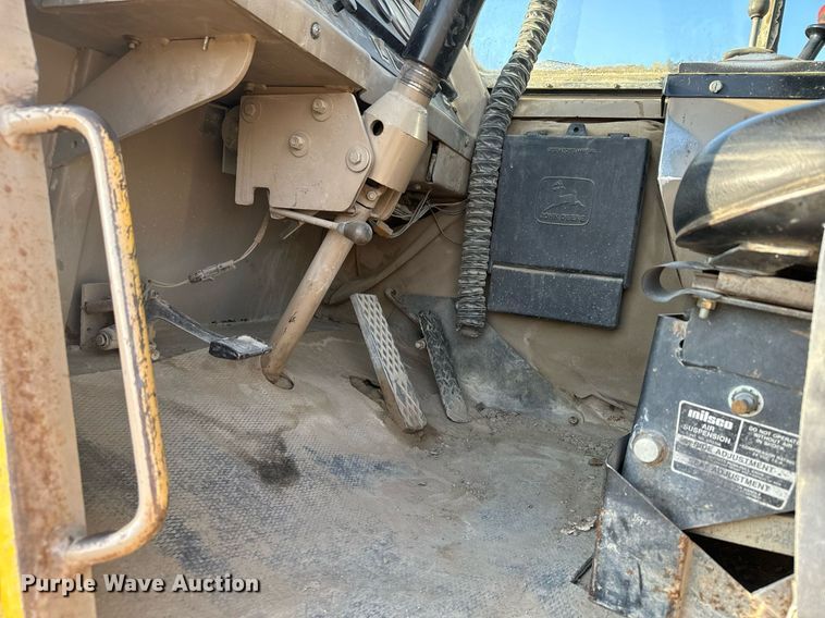 image for item DX3667 1995 John Deere 862B elevating scraper