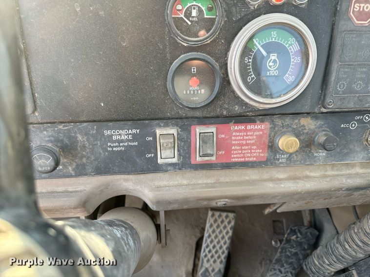 image for item DX3667 1995 John Deere 862B elevating scraper