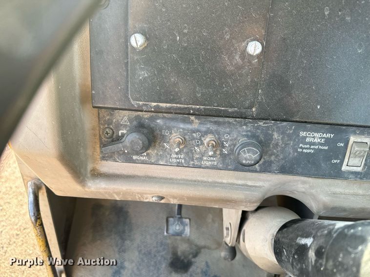 image for item DX3667 1995 John Deere 862B elevating scraper