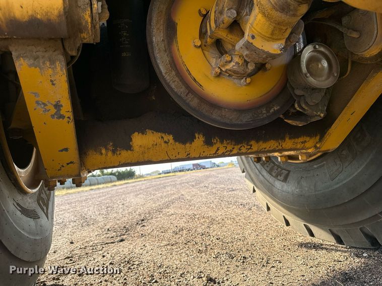 image for item DX3667 1995 John Deere 862B elevating scraper