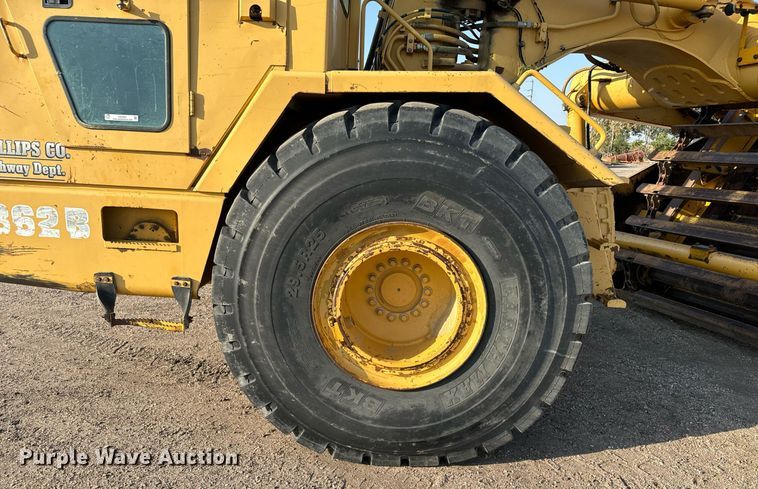 image for item DX3667 1995 John Deere 862B elevating scraper