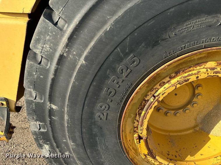 image for item DX3667 1995 John Deere 862B elevating scraper