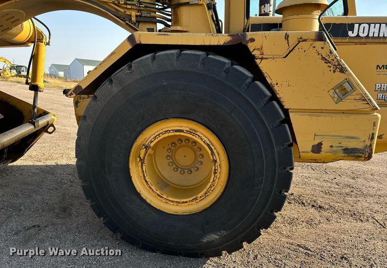 image for item DX3667 1995 John Deere 862B elevating scraper