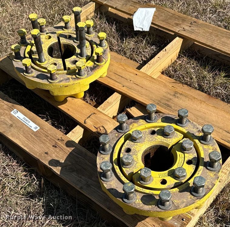 image for item DX3673 (8) John Deere dual wheel hubs