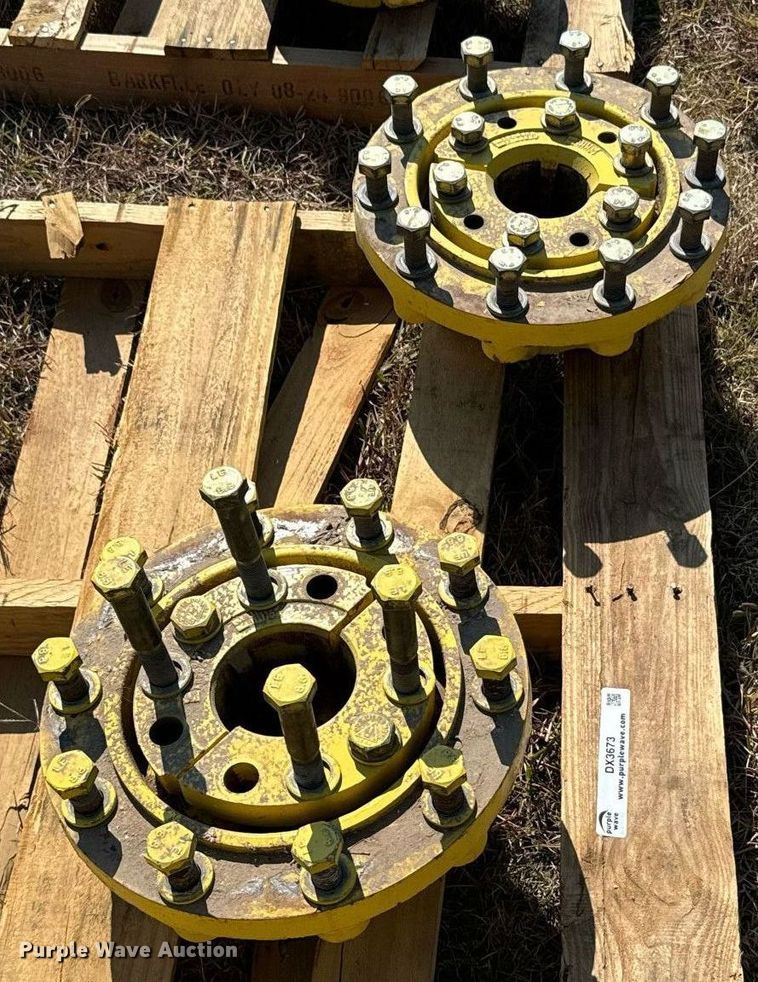 image for item DX3673 (8) John Deere dual wheel hubs