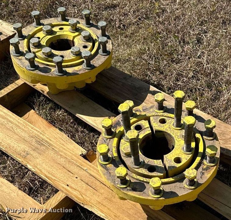 image for item DX3673 (8) John Deere dual wheel hubs
