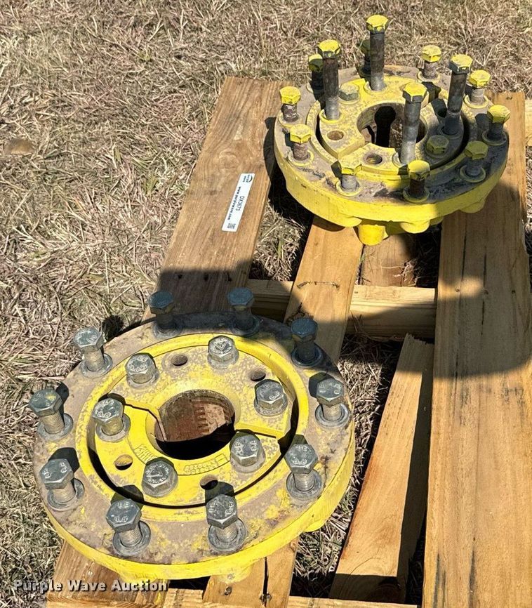 image for item DX3673 (8) John Deere dual wheel hubs