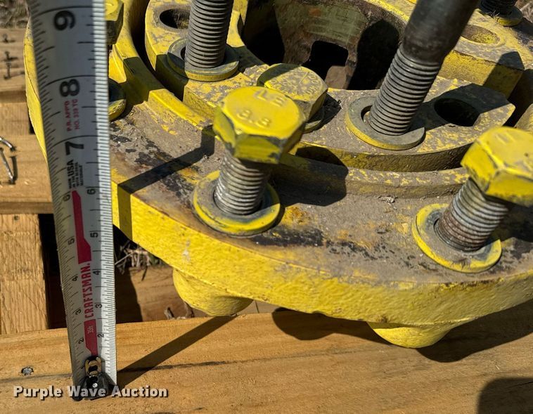 image for item DX3673 (8) John Deere dual wheel hubs