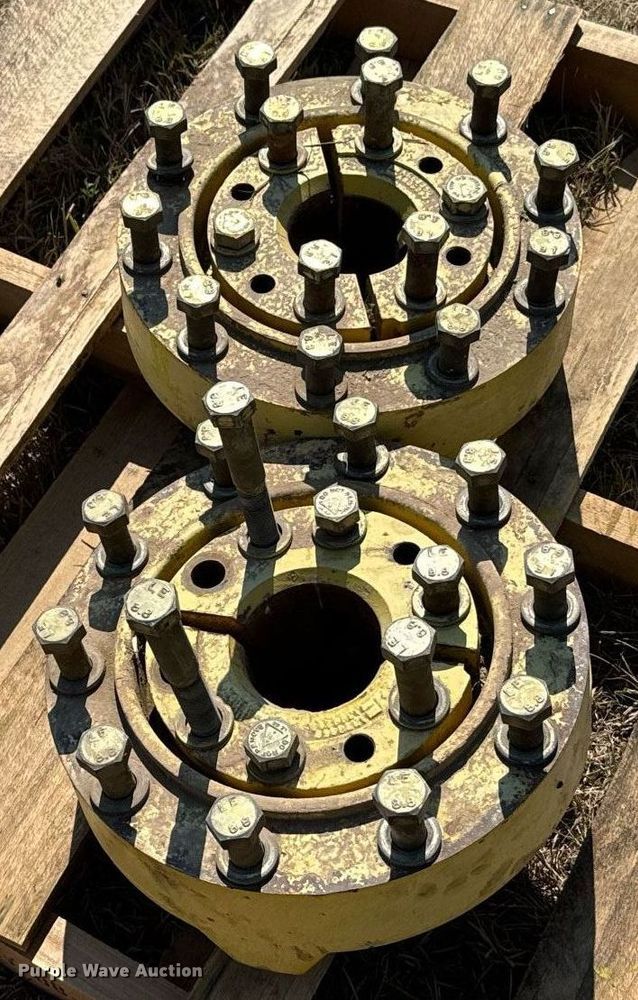 image for item DX3673 (8) John Deere dual wheel hubs
