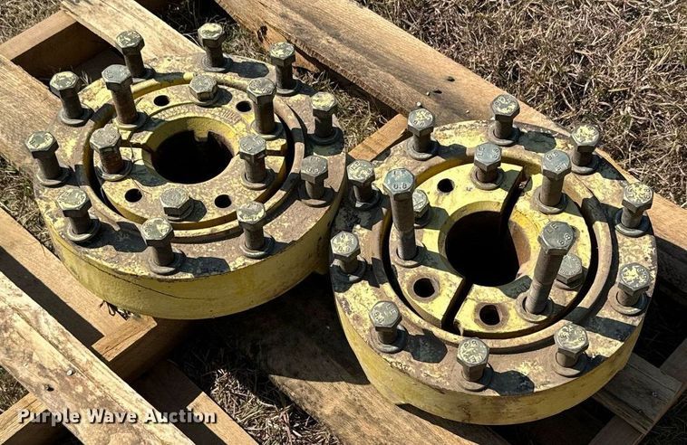 image for item DX3673 (8) John Deere dual wheel hubs
