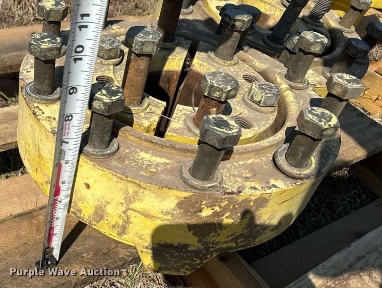 image for item DX3673 (8) John Deere dual wheel hubs