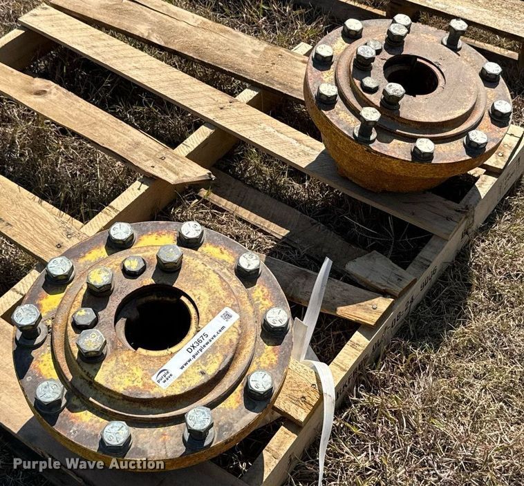 image for item DX3673 (8) John Deere dual wheel hubs