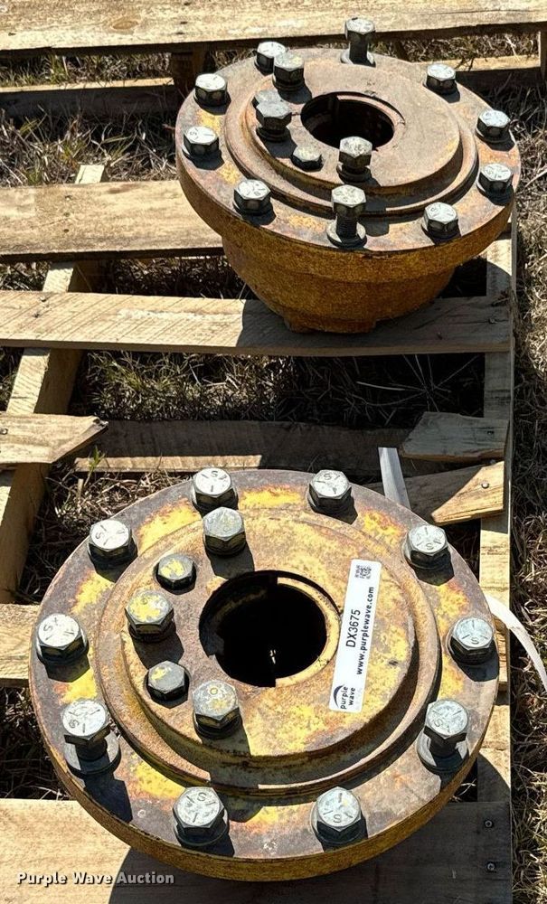 image for item DX3673 (8) John Deere dual wheel hubs
