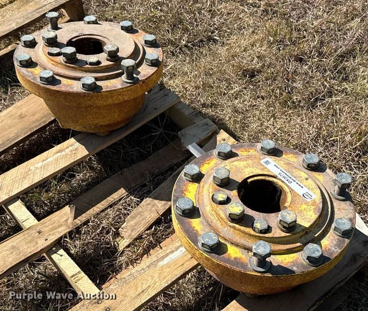 image for item DX3673 (8) John Deere dual wheel hubs