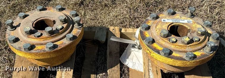 image for item DX3673 (8) John Deere dual wheel hubs