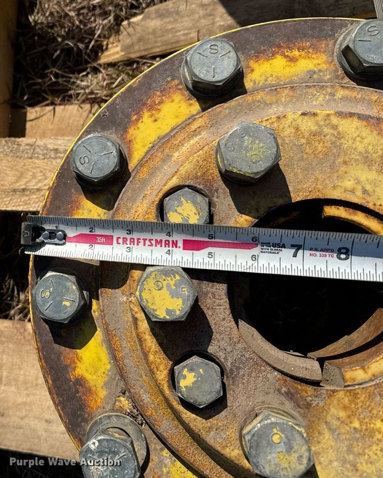 image for item DX3673 (8) John Deere dual wheel hubs