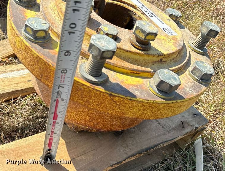 image for item DX3673 (8) John Deere dual wheel hubs
