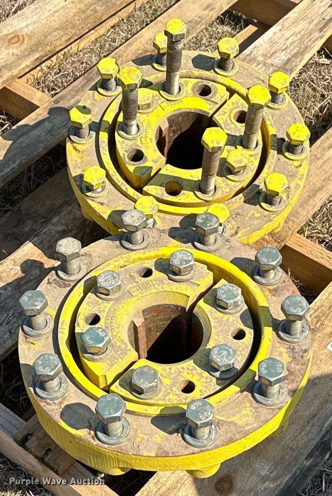 image for item DX3673 (8) John Deere dual wheel hubs