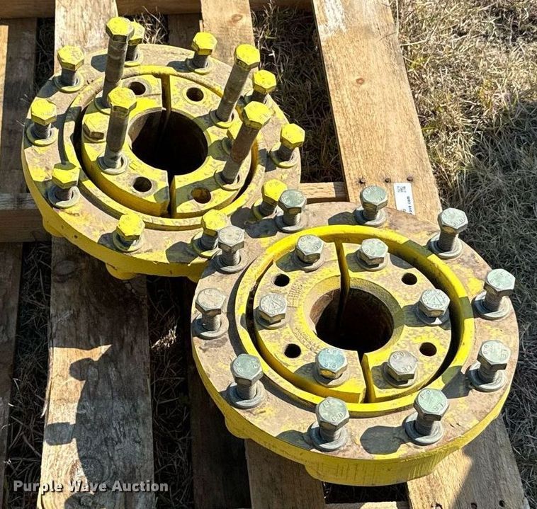 image for item DX3673 (8) John Deere dual wheel hubs