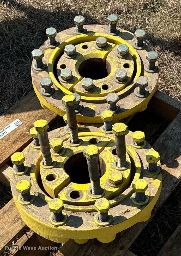 image for item DX3673 (8) John Deere dual wheel hubs