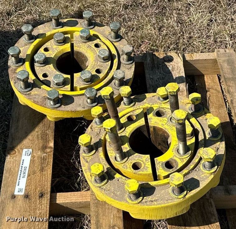 image for item DX3673 (8) John Deere dual wheel hubs