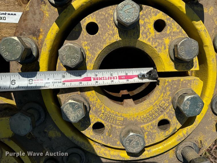 image for item DX3673 (8) John Deere dual wheel hubs