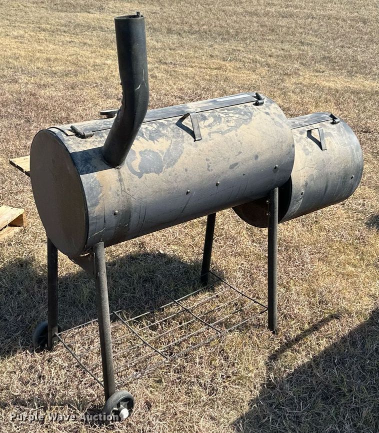 image for item DX3679 Brinkmann Pitmaster Deluxe smoker