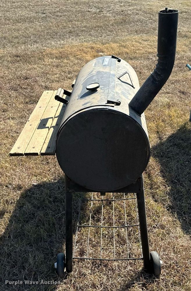 image for item DX3679 Brinkmann Pitmaster Deluxe smoker